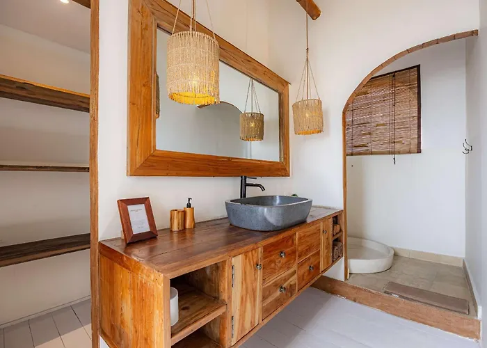 Villa Casa Bunga Raya - Luxury 3br Mediterranean Umalas Breakfast & Butler *
