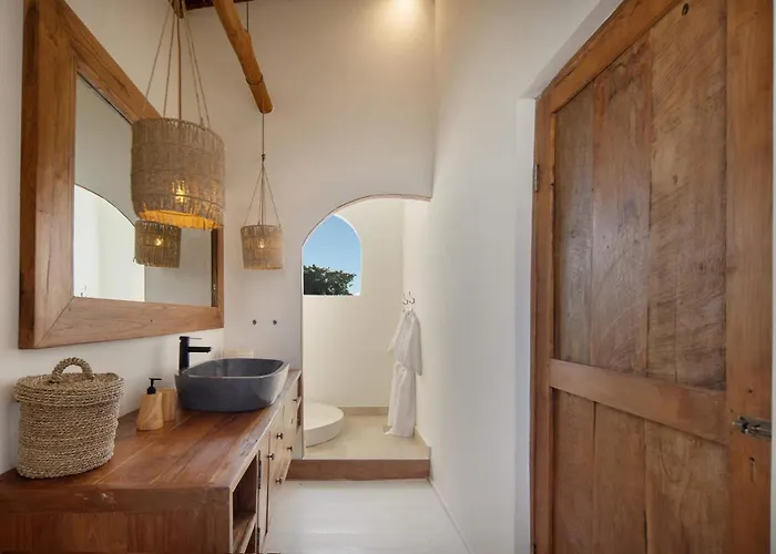 Casa Bunga Raya - Luxury 3br Mediterranean Umalas Breakfast & Butler Kerobokan