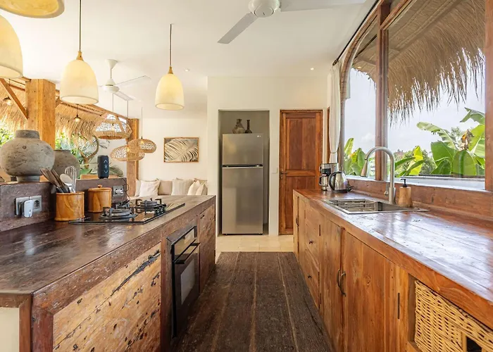 Casa Bunga Raya - Luxury 3br Mediterranean Umalas Breakfast & Butler Villa *