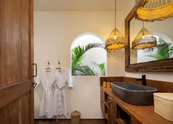 Villa Casa Bunga Raya - Luxury 3br Mediterranean Umalas Breakfast & Butler Kerobokan