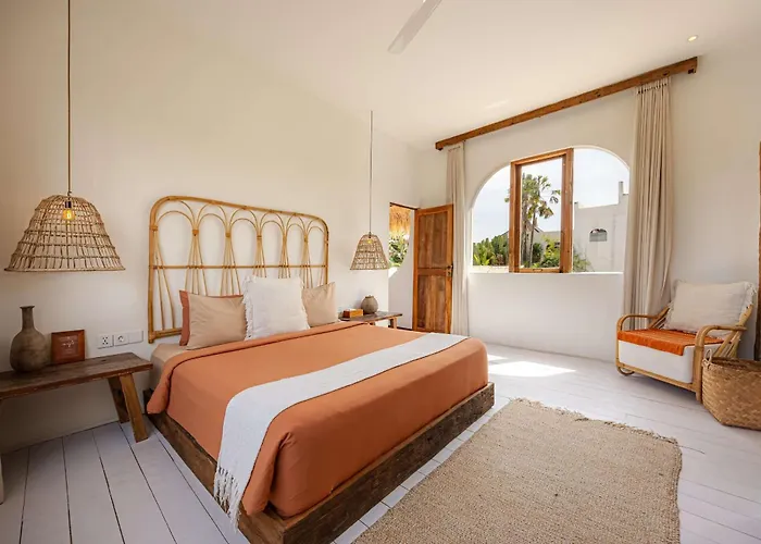 Casa Bunga Raya - Luxury 3br Mediterranean Umalas Breakfast & Butler Villa *