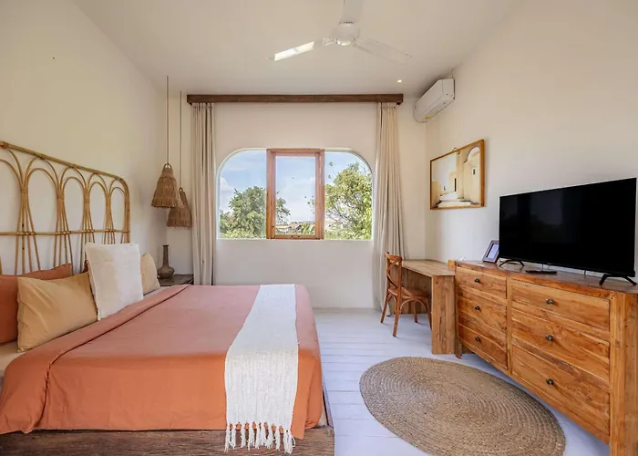 Casa Bunga Raya - Luxury 3br Mediterranean Umalas Breakfast & Butler Kerobokan