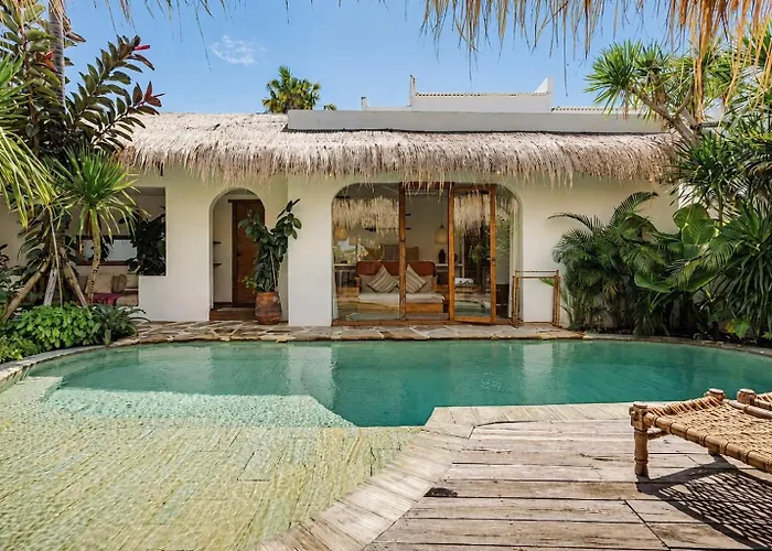 Casa Bunga Raya - Luxury 3br Mediterranean Umalas Breakfast & Butler * Kerobokan