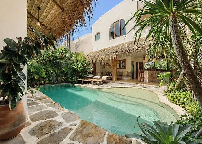Casa Bunga Raya - Luxury 3br Mediterranean Umalas Breakfast & Butler Villa Kerobokan